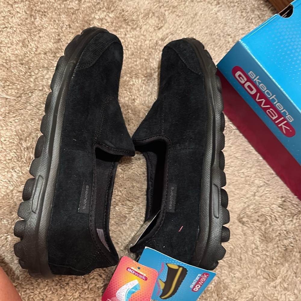 NWT Skechers Black GOwalk Slip-Ons 6.5 memory form fit - Picture 6 of 8